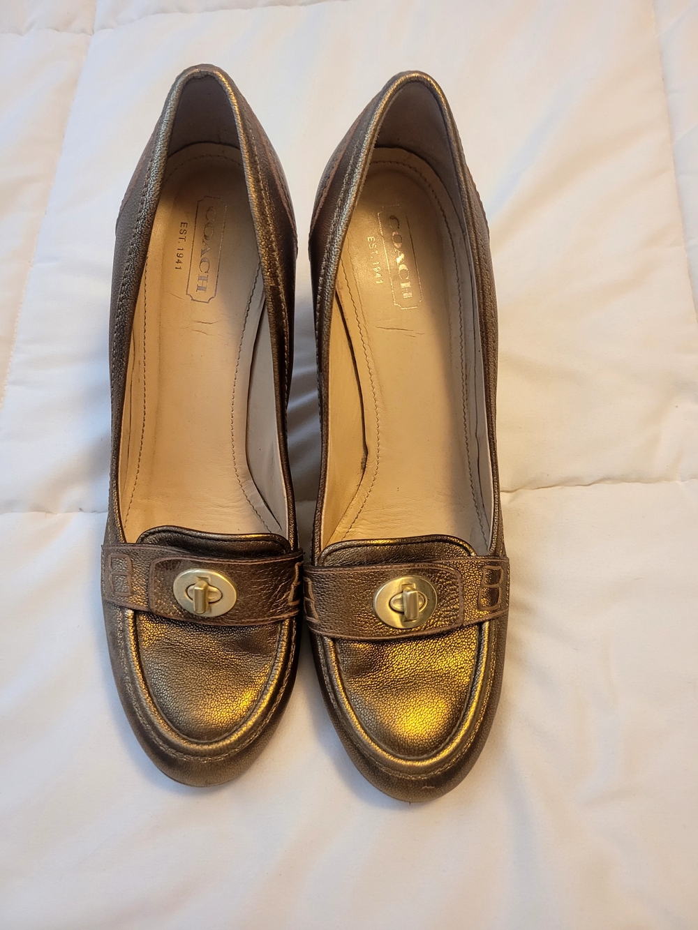 COACH Metallic Bronze Leather Turnlock Pumps - Bronze